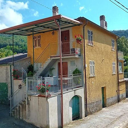 Agriturismo Ghirlanda Norma Rita Carrodano Inferiore Екстер'єр фото