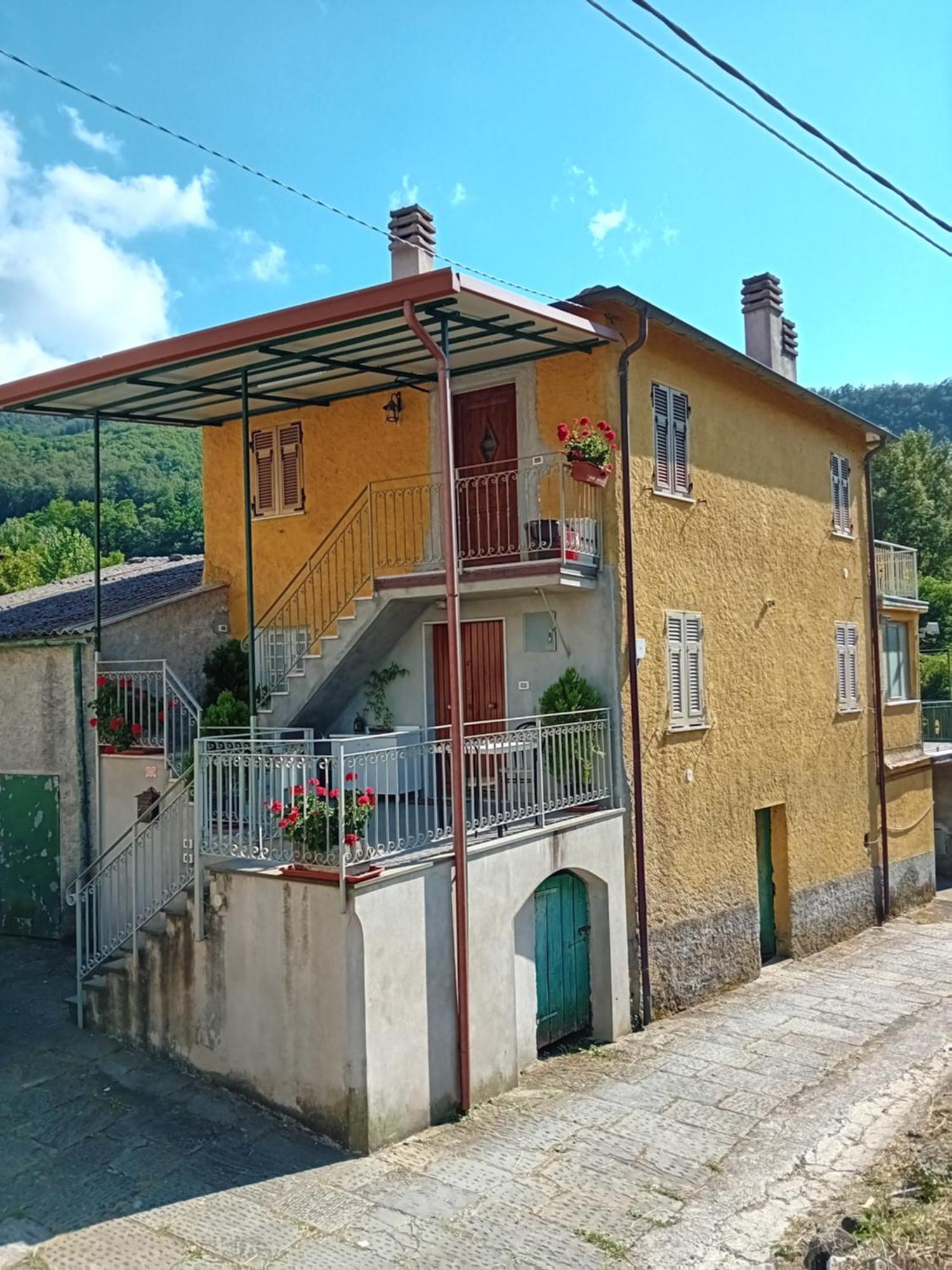 Agriturismo Ghirlanda Norma Rita Carrodano Inferiore Екстер'єр фото